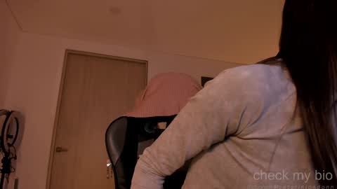 Snapshot of anelisse_ chatting on 01-21-25, 02:22      online show from 01-21-25, 02:22