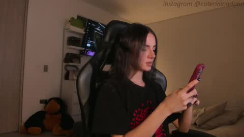 Snapshot of anelisse_ chatting on 09-24-25, 03:10      online show from 09-24-25, 03:10