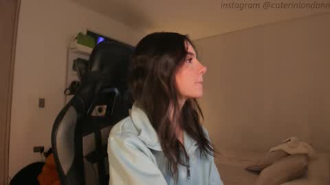 Snapshot of anelisse_ chatting on 10-02-25, 02:40      online show from 10-02-25, 02:40