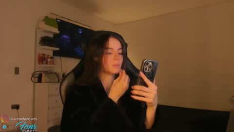 Snapshot of anelisse_ chatting on 10-17-25, 06:38      online show from 10-17-25, 06:38