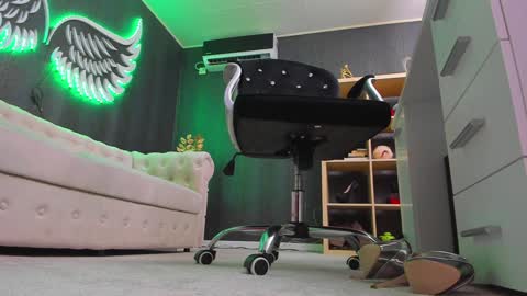 Anne online show from 01-19-25, 10:39