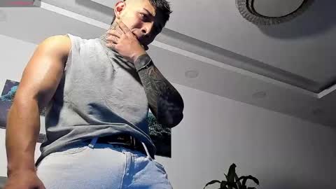 Snapshot of angeel_d035 chatting on 12-13-24, 01:48 Angel online show from 12-13-24, 01:48