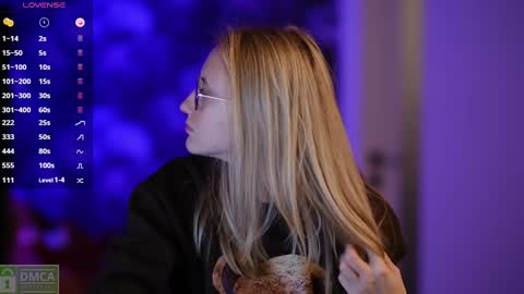 Snapshot of angeellina chatting on 12-07-24, 11:23 angeellina online show from 12-07-24, 11:23