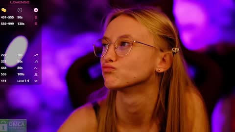 Snapshot of angeellina chatting on 01-09-25, 08:33 angeellina online show from 01-09-25, 08:33