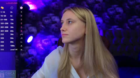 Snapshot of angeellina chatting on 01-12-25, 01:32 angeellina online show from 01-12-25, 01:32