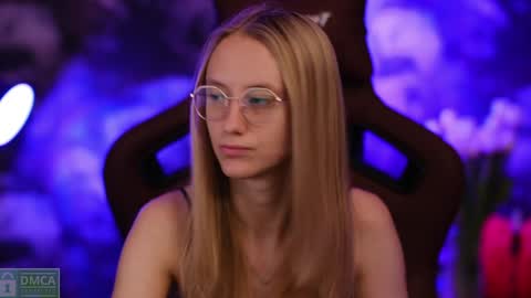 Snapshot of angeellina chatting on 01-20-25, 07:46 angeellina online show from 01-20-25, 07:46