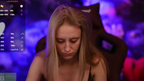 Snapshot of angeellina chatting on 01-25-25, 10:28 angeellina online show from 01-25-25, 10:28