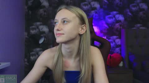 Snapshot of angeellina chatting on 01-28-25, 01:39 angeellina online show from 01-28-25, 01:39