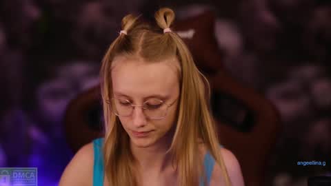 Snapshot of angeellina chatting on 03-03-25, 06:12 angeellina online show from 03-03-25, 06:12