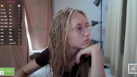 Snapshot of angeellina chatting on 10-03-25, 06:32 angeellina online show from 10-03-25, 06:32