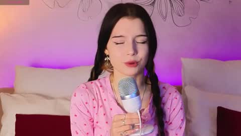  Rose  18  New here  online show from 04-28-26, 04:56