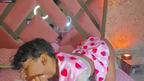 Snapshot of angel__sweet18 chatting on 12-07-24, 03:36 online show from 12-07-24, 03:36