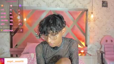 Snapshot of angel__sweet18 chatting on 12-11-24, 12:33 online show from 12-11-24, 12:33