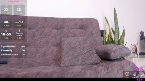 Angel online show from 04-13-26, 08:42