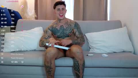 angel_boy01 online show from 11-19-25, 07:36