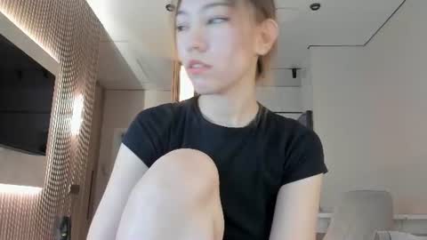 Luluu Chu  online show from 07-21-26, 01:35