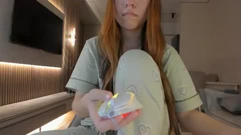 Luluu Chu  online show from 07-28-26, 04:39