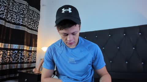 Snapshot of angel_cuervo chatting on 01-21-25, 12:18 Angel Cuervo online show from 01-21-25, 12:18