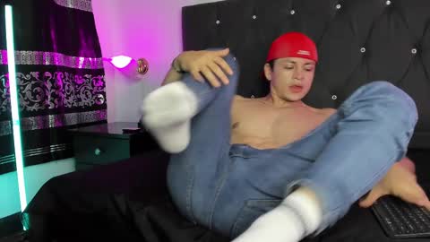 Snapshot of angel_cuervo chatting on 03-11-25, 12:39 Angel Cuervo online show from 03-11-25, 12:39