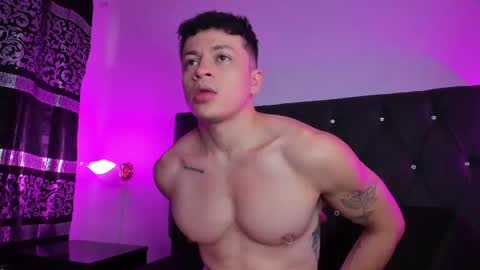 Snapshot of angel_cuervo chatting on 10-01-25, 12:44 Angel Cuervo online show from 10-01-25, 12:44