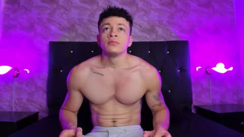 Snapshot of angel_cuervo chatting on 10-07-25, 12:46 Angel Cuervo online show from 10-07-25, 12:46