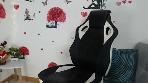 Angel Curl online show from 02-20-25, 02:40