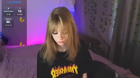 Snapshot of angel_elis_ chatting on 09-21-25, 06:48 Kate online show from 09-21-25, 06:48