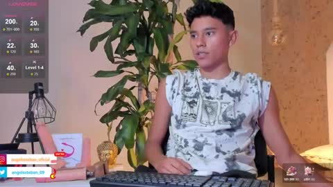 ngel Esteban  online show from 02-01-25, 10:26