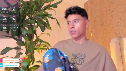 ngel Esteban  online show from 02-02-25, 07:09