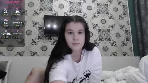 Snapshot of angel_gelya chatting on 11-12-25, 04:40 Angel online show from 11-12-25, 04:40