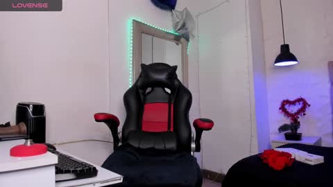 angel hardy online show from 01-12-25, 12:23