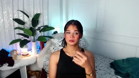 Snapshot of angel_indiguise chatting on 01-30-25, 07:26 angela online show from 01-30-25, 07:26