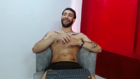 angel_kyrozz online show from 10-20-25, 07:47