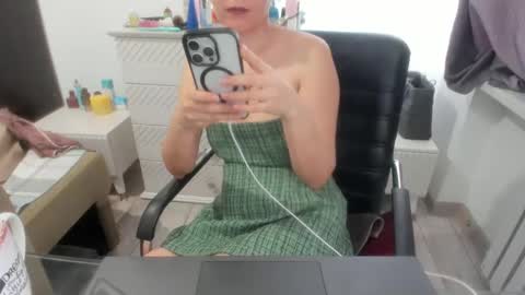 Snapshot of angel_lee__ chatting on 02-16-25, 07:48 angel_lee__ online show from 02-16-25, 07:48