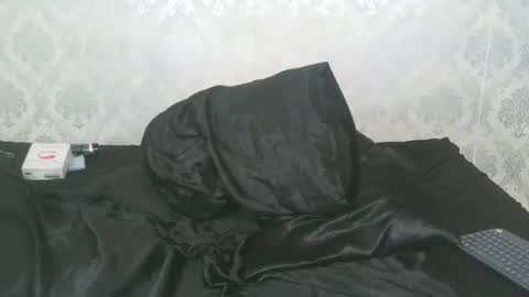 Snapshot of angel_lein chatting on 10-10-25, 07:02 Angel Lein online show from 10-10-25, 07:02