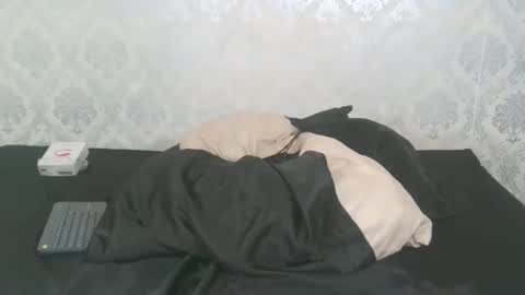 Snapshot of angel_lein chatting on 10-15-25, 06:41 Angel Lein online show from 10-15-25, 06:41