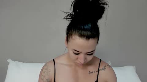 Snapshot of angel_martins chatting on 12-02-25, 12:32 Angel online show from 12-02-25, 12:32