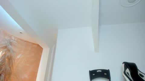 Snapshot of angel_nicolas chatting on 12-18-24, 02:21 ANGEL online show from 12-18-24, 02:21