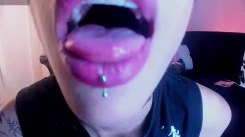 Angel online show from 09-27-25, 04:39