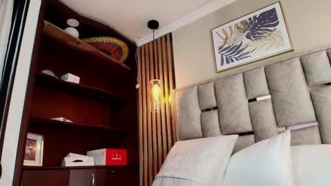 Nicolle  online show from 09-16-25, 11:33