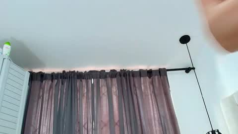 Nicolle  online show from 10-23-25, 11:20