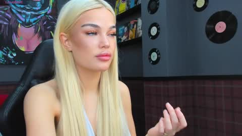 Angel  My schedule GTM2 Mon Tue Wen Thu Fri 0900am-0400pm online show from 03-12-25, 09:34