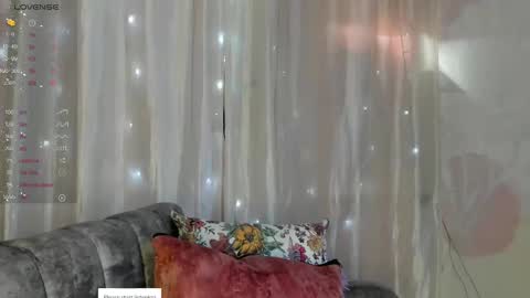 Snapshot of angel_smile18 chatting on 02-17-25, 05:43 angel online show from 02-17-25, 05:43