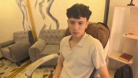 Snapshot of angel_st1 chatting on 04-18-26, 12:20 Angel online show from 04-18-26, 12:20