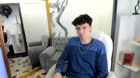 Snapshot of angel_st1 chatting on 05-01-26, 12:32 Angel online show from 05-01-26, 12:32