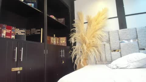 Snapshot of angel_st1 chatting on 05-11-26, 04:04 Angel online show from 05-11-26, 04:04