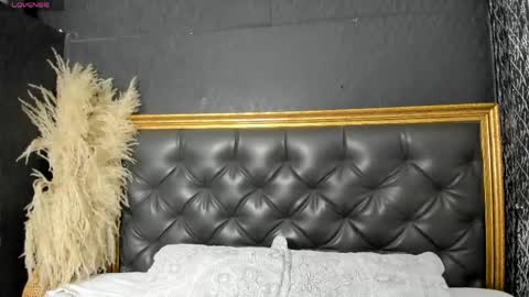 Snapshot of angel_st1 chatting on 05-17-26, 04:32 Angel online show from 05-17-26, 04:32