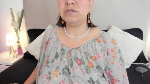 angel_velvet_ online show from 03-31-26, 08:09