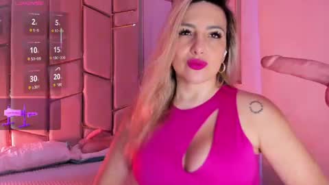 Snapshot of angel_vibes_ chatting on 06-11-26, 04:27 Angel online show from 06-11-26, 04:27