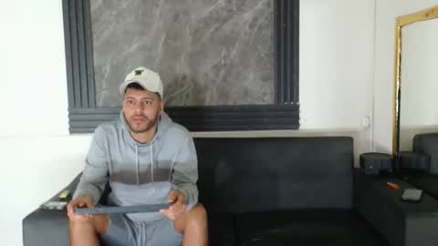 angel_villareal_ online show from 02-10-26, 05:22